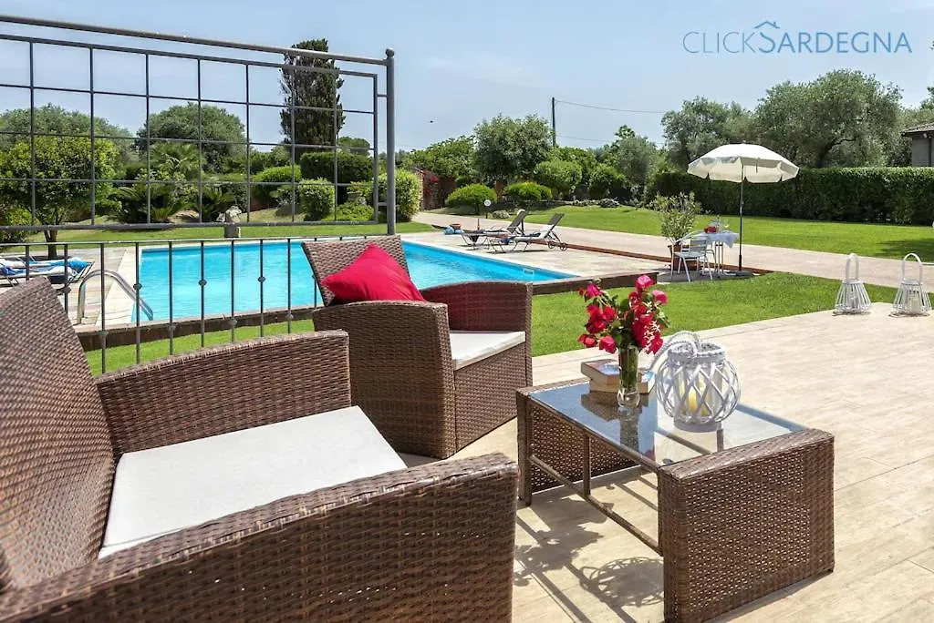 Casa Linari Clicksardegna Villa Lavinia Con Piscina E Accesso Alla Laguna Calich איטליה