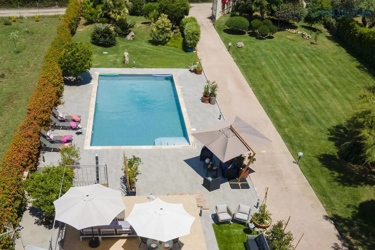 Clicksardegna Villa Lavinia Con Piscina E Accesso Alla Laguna Calich Casa Linari 0*,  İtalya