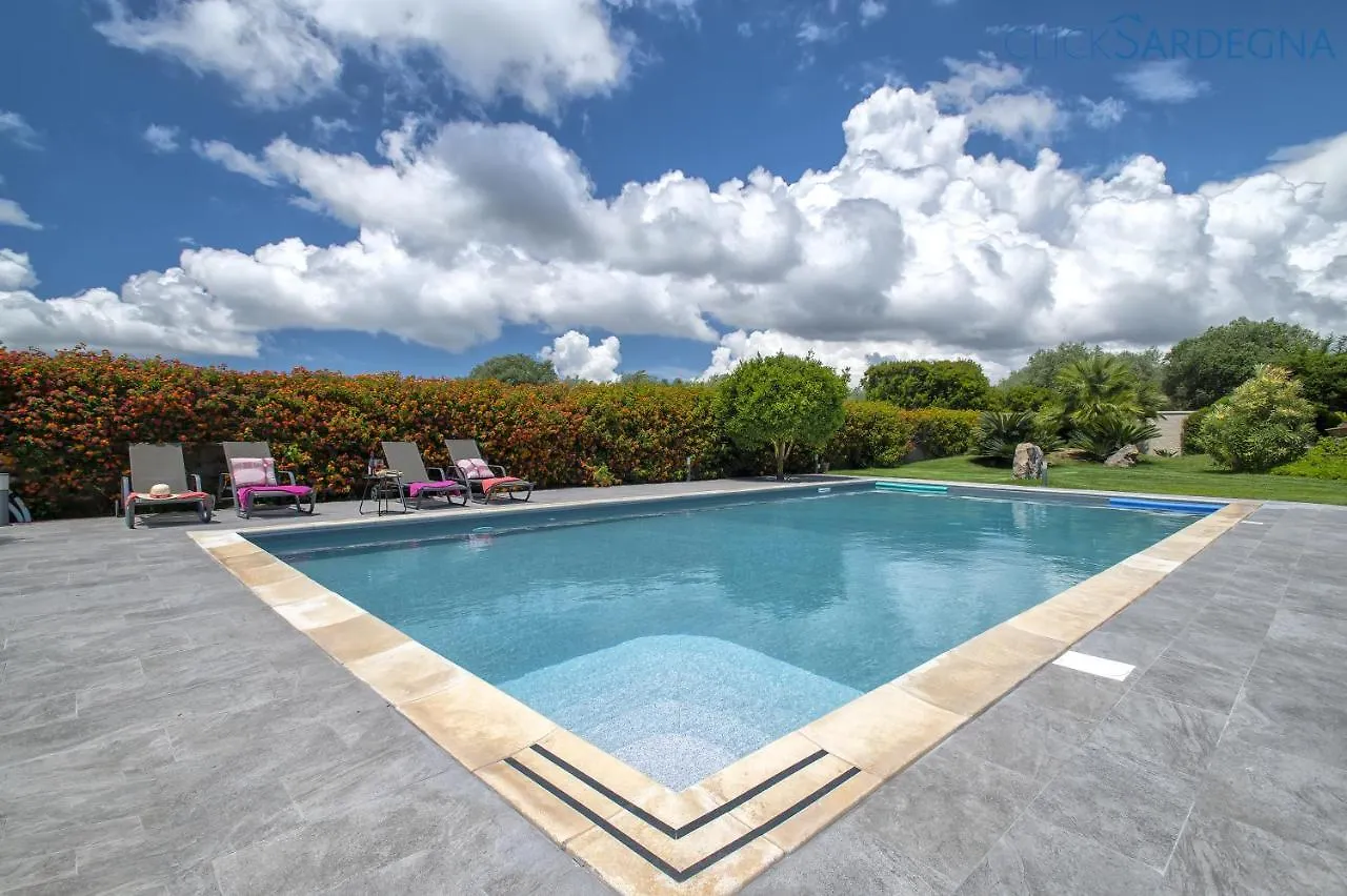 Casa Linari Clicksardegna Villa Lavinia Con Piscina E Accesso Alla Laguna Calich 0*, Casa Linari איטליה