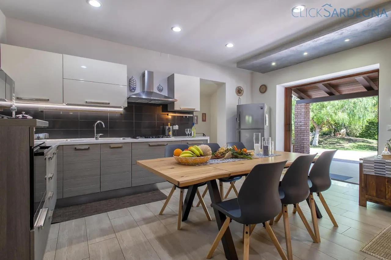 Clicksardegna Villa Lavinia Con Piscina E Accesso Alla Laguna Calich Casa Linari